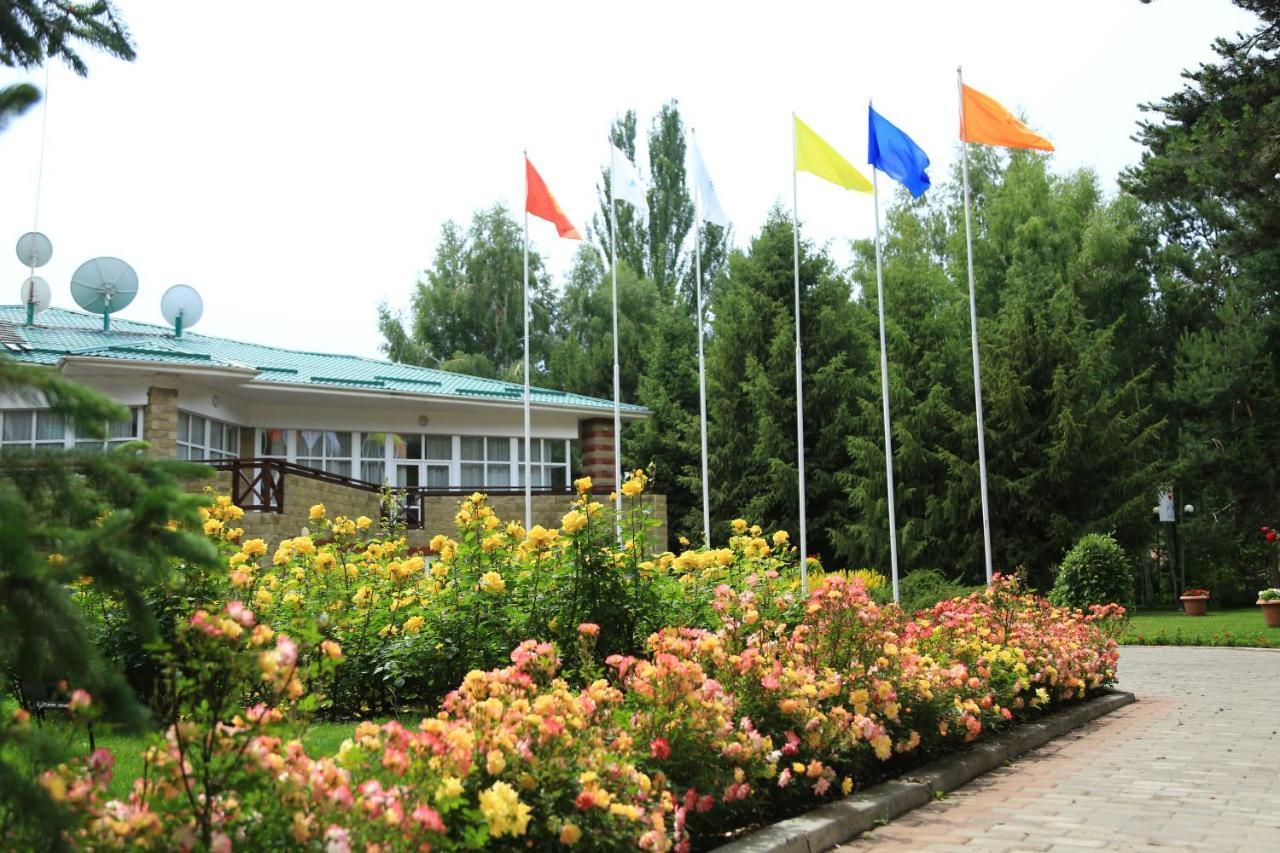 Resort Center Raduga Dolinka Buitenkant foto