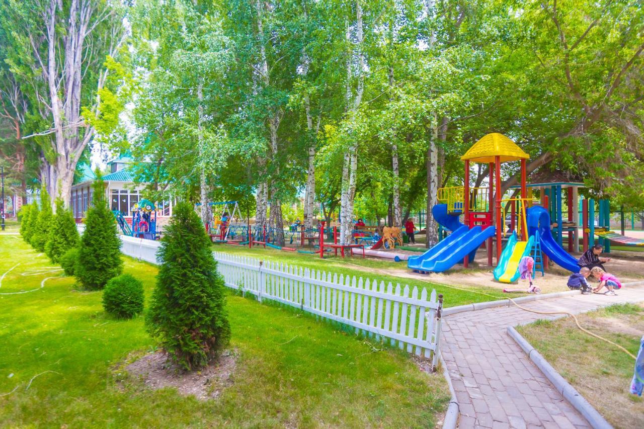 Resort Center Raduga Dolinka Buitenkant foto