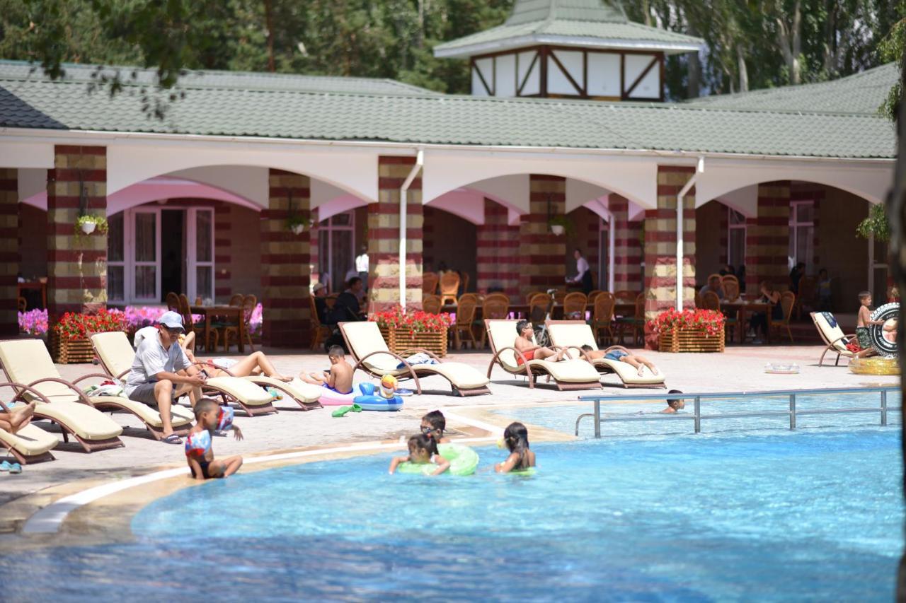 Resort Center Raduga Dolinka Buitenkant foto