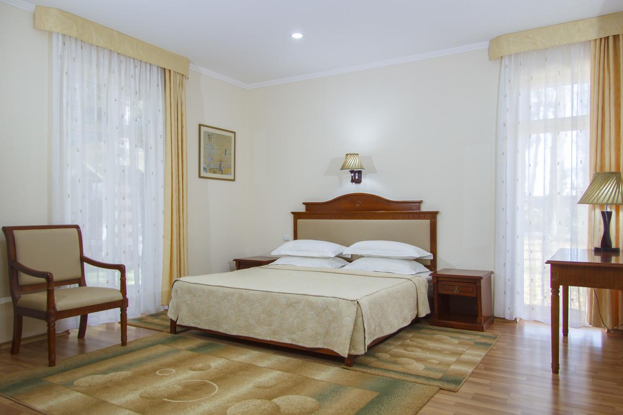 Resort Center Raduga Dolinka Buitenkant foto