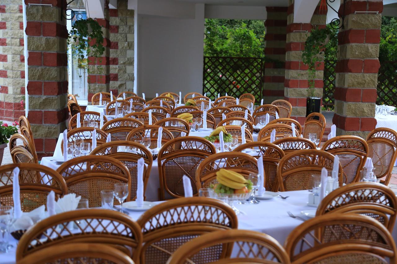 Resort Center Raduga Dolinka Buitenkant foto