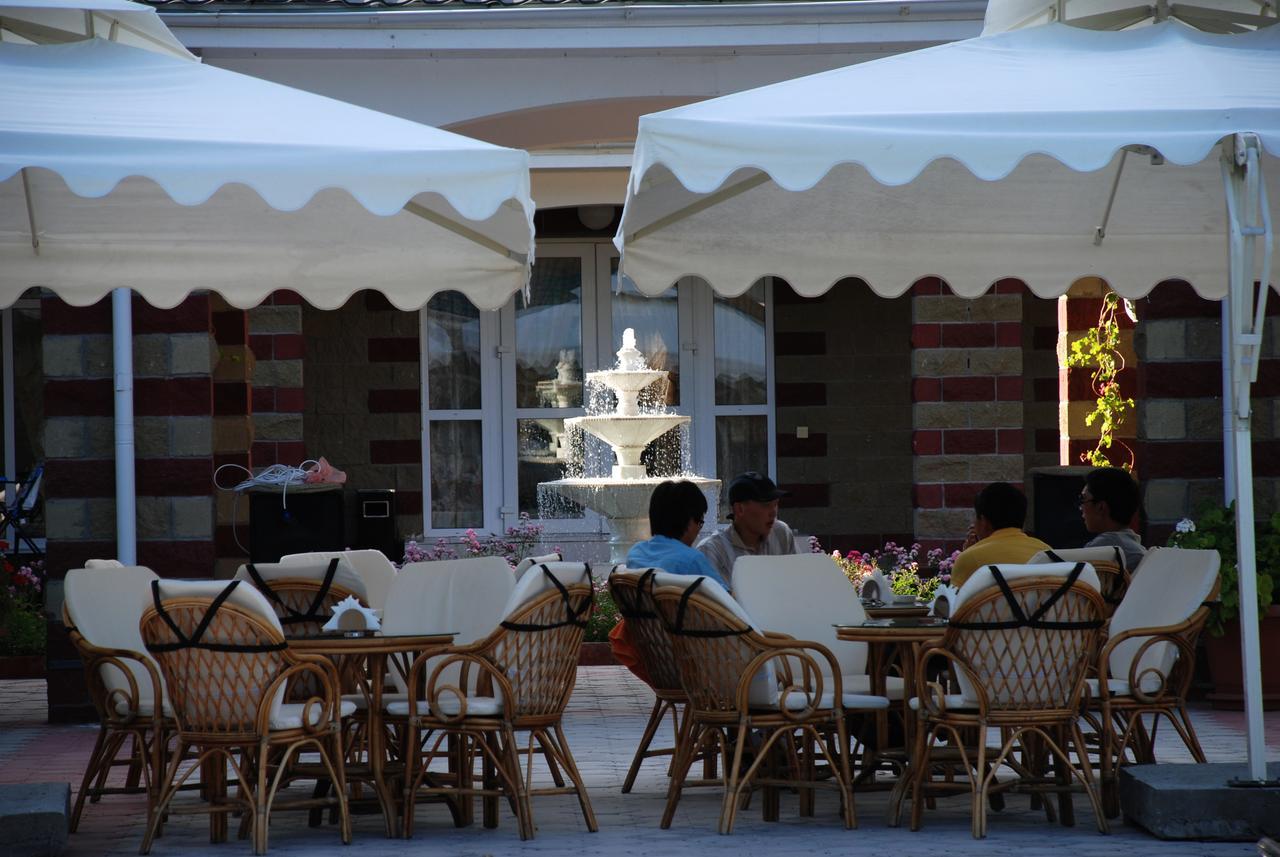 Resort Center Raduga Dolinka Buitenkant foto