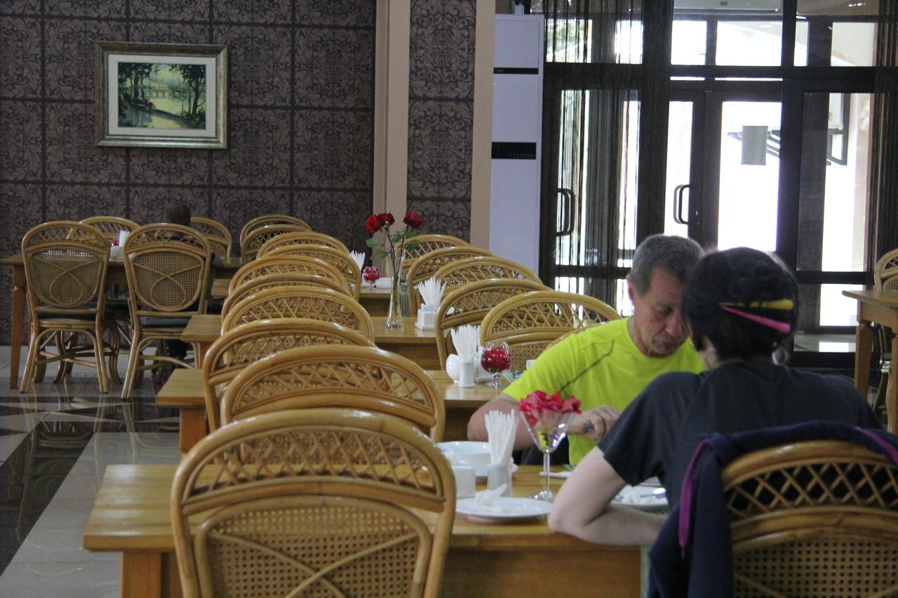 Resort Center Raduga Dolinka Buitenkant foto